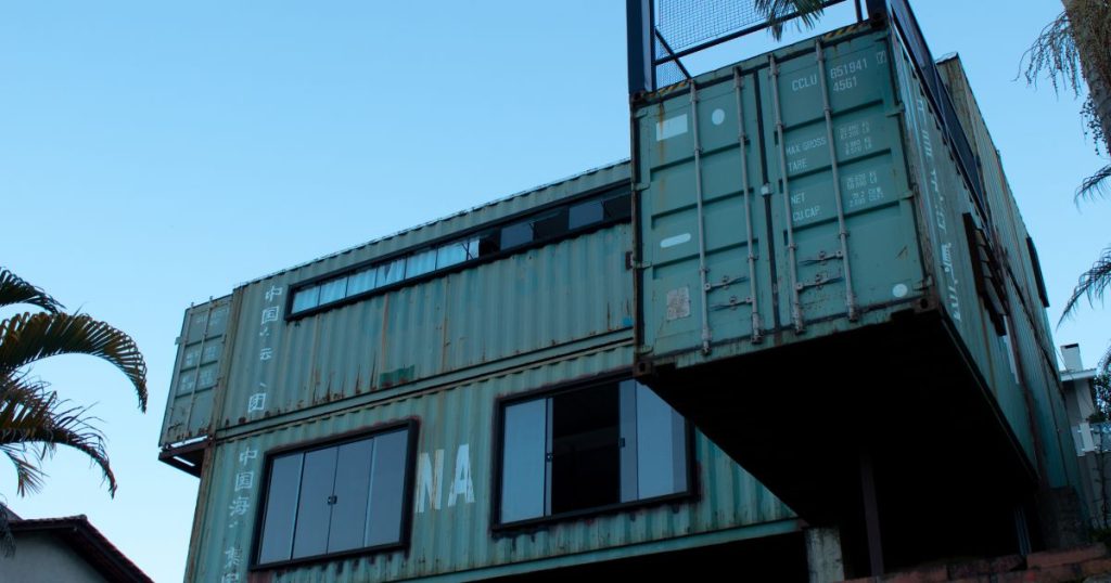 Shipping container