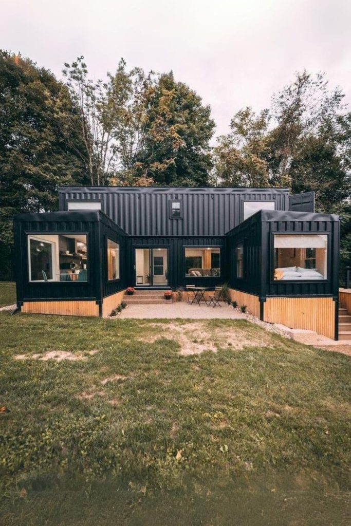 Compact U-Shape Home